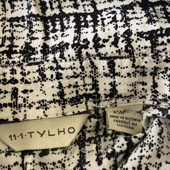 11-1 Tylho by Anthropologie Patterned Short sleeve Button-Down Tunic Shirt - Picture 3 of 4